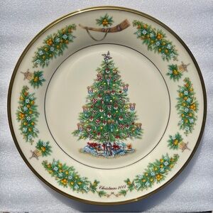 2002 Netherlands Lenox Christmas Trees Ar The World Collectible Decorative Plate
